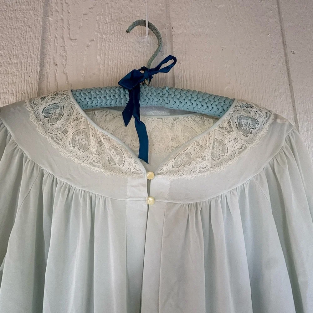 Vintage Lace Blue Cape Fits S-M-L - Picture 5 of 11